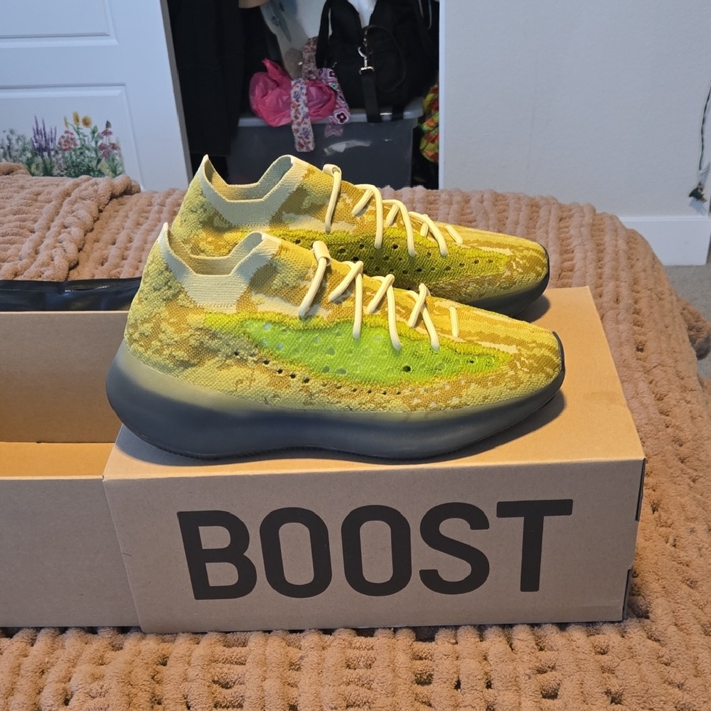 Adidas YEEZY BOOST 380 HYLTE Size 11 1/2 New With Box!